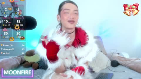 Snapshot of moonfiredance chatting on December 2, 4:15 pm Nicky online show from December 2, 4:15 pm