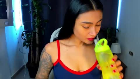 moonie_baddie31 online show from September 30, 8:52 pm