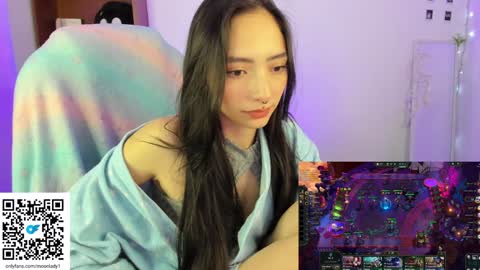 MOON  online show from January 19, 8:50 am