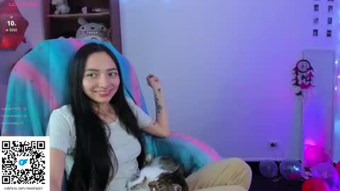 MOON  online show from March 6, 7:25 am