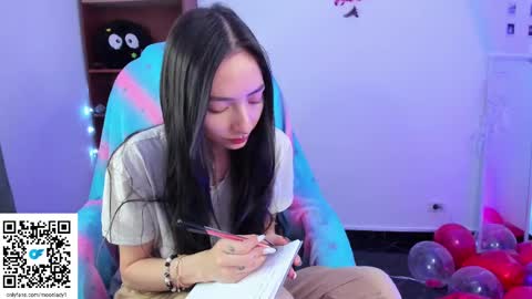 MOON  online show from February 12, 3:40 am