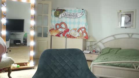 Jane online show from September 28, 6:44 am