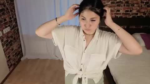 Bella online show from July 6, 3:03 pm