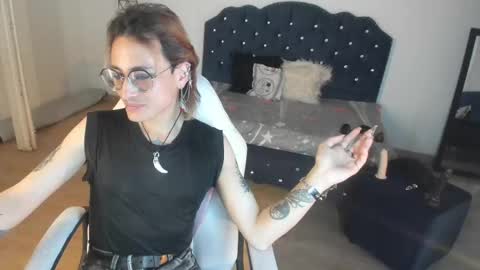 Moon online show from October 6, 8:15 pm