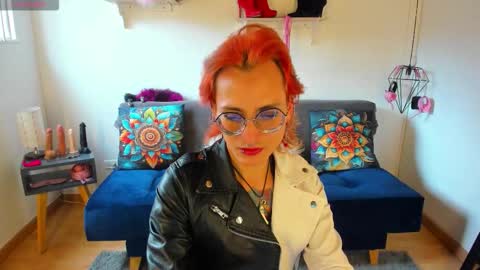 Moon online show from October 31, 8:53 pm