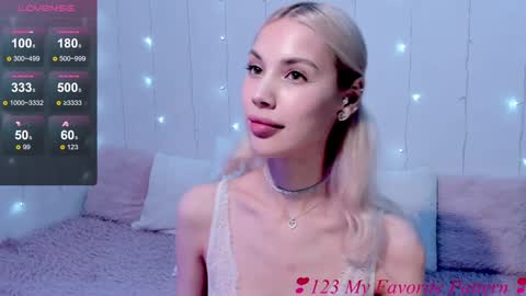 Hello Im Jess  Lets have a Party online show from December 13, 7:53 pm