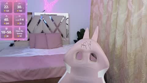 Moon  online show from December 3, 12:55 pm