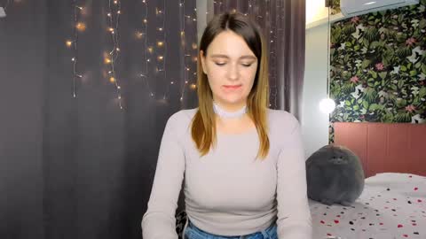 Monica online show from December 19, 10:10 pm