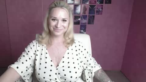 Susanna online show from May 12, 4:05 pm