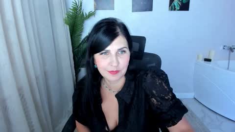 Ask me  online show from November 9, 12:30 pm