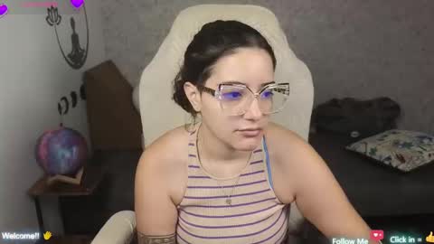 Snapshot of moonwoman_ chatting on February 21, 3:34 am Moon Woman online show from February 21, 3:34 am