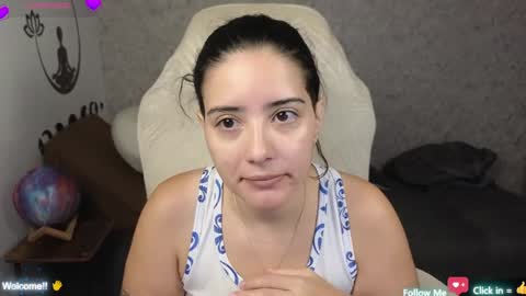 Snapshot of moonwoman_ chatting on February 8, 2:15 am Moon Woman online show from February 8, 2:15 am