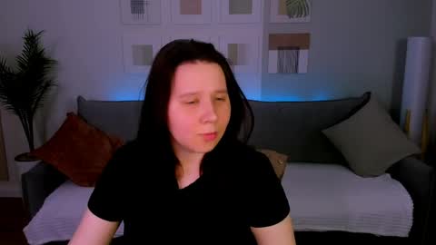 Charli online show from April 15, 4:10 pm