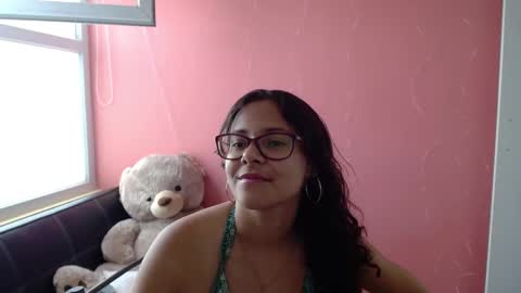 Snapshot of mora_haze chatting on February 25, 7:16 pm Mora Haze 3 online show from February 25, 7:16 pm