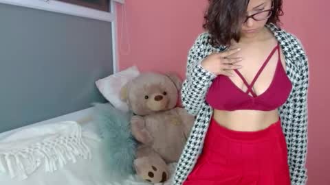 Snapshot of mora_haze chatting on October 22, 12:14 am Mora Haze 3 online show from October 22, 12:14 am