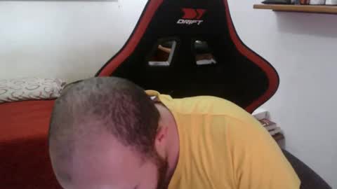 Snapshot of morenoch19 chatting on March 6, 8:05 pm alejo online show from March 6, 8:05 pm