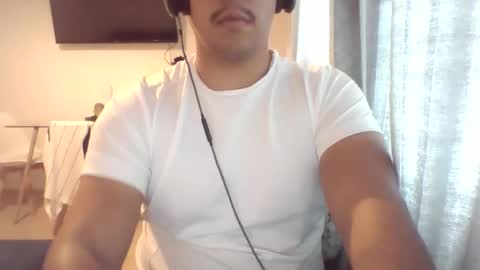 Snapshot of morenolatin19 chatting on October 26, 12:39 pm Jos Luis online show from October 26, 12:39 pm