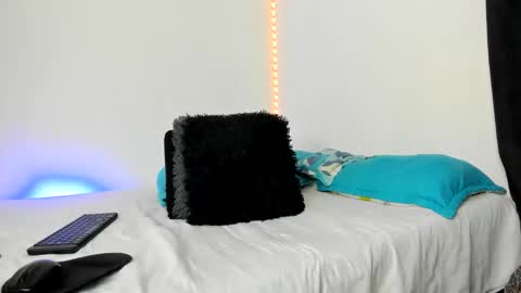 morenosiam online show from February 26, 5:22 am