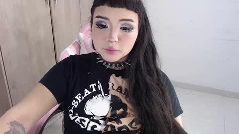 Snapshot of morganmoon1 chatting on February 17, 4:42 am Morgan Moon online show from February 17, 4:42 am