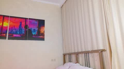 Emilia online show from December 19, 3:46 am