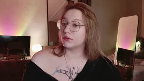 morvelyn online show from June 23, 7:09 pm