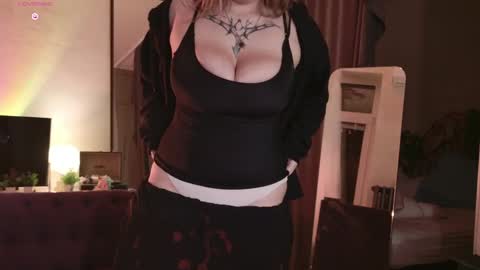 morvelyn online show from June 6, 7:20 pm