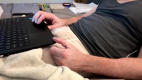 Sequoia-Cocked Hombre de Sur online show from April 12, 2:54 pm