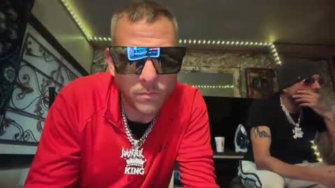 mr_anonymous025 online show from May 2, 6:08 am