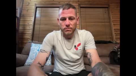 mr_anonymous025 online show from April 18, 4:25 am