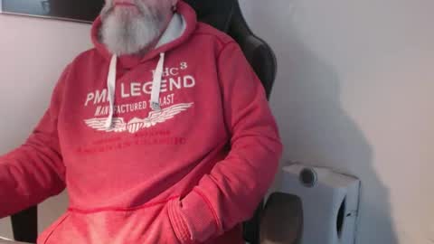 mr_boombastic2021 online show from October 2, 8:46 am