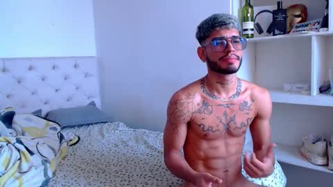 mr_jordan2310 online show from March 1, 6:21 pm