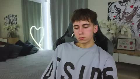 Kris online show from February 22, 6:52 pm