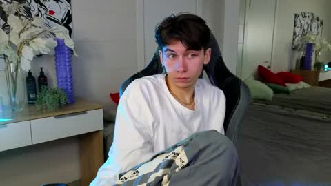 Kris online show from February 8, 11:13 pm