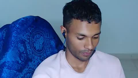 Max online show from March 18, 9:53 pm