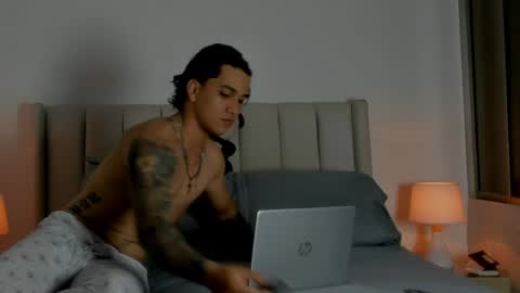 mr_maximo online show from March 30, 4:56 am