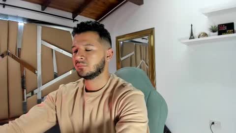 Snapshot of mr_mikee_ chatting on February 24, 3:02 am MIKEE online show from February 24, 3:02 am