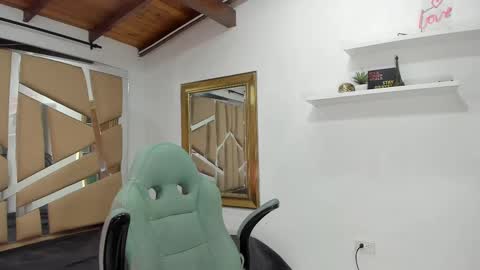 Snapshot of mr_mikee_ chatting on February 12, 3:07 am MIKEE online show from February 12, 3:07 am