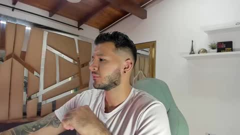 Snapshot of mr_mikee_ chatting on February 23, 3:02 am MIKEE online show from February 23, 3:02 am