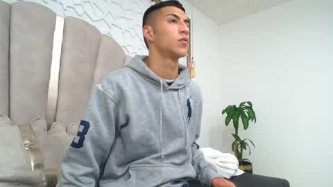 Mr Porn  online show from May 17, 10:46 am