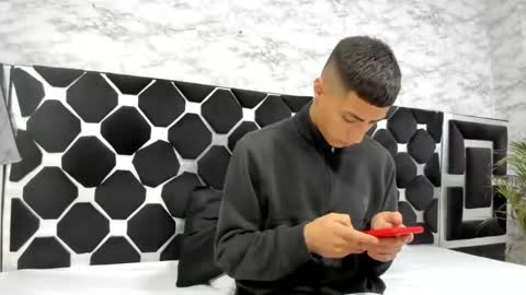 Mr Porn  online show from May 3, 9:10 pm