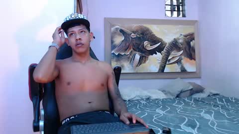 Snapshot of mr_stiven_ chatting on March 6, 3:35 am mr_stiven_ online show from March 6, 3:35 am