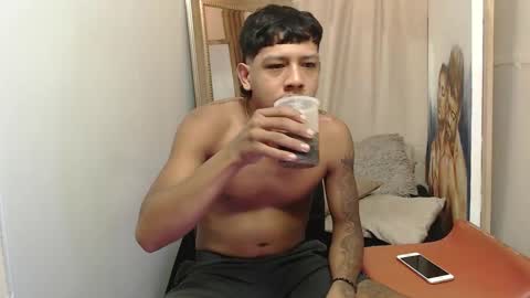 mr_stiven_ online show from November 5, 3:19 am