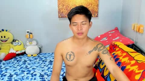 Snapshot of mr_swe3t0oth chatting on February 22, 2:52 pm KYLE online show from February 22, 2:52 pm