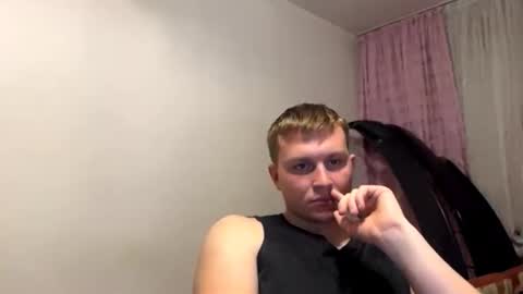 Max online show from October 3, 7:44 pm