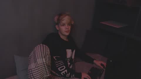 mr leo online show from December 5, 10:17 pm