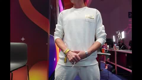 Mr Long online show from September 28, 3:43 pm