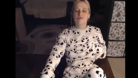Snapshot of mrsluck chatting on September 14, 11:39 pm Sasha online show from September 14, 11:39 pm