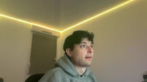 Yan online show from December 16, 8:59 pm