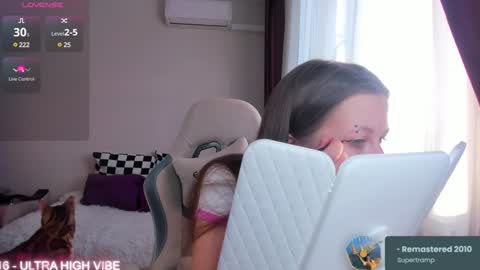 Allison online show from February 6, 12:15 pm