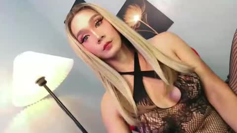 chloe online show from November 6, 9:45 am